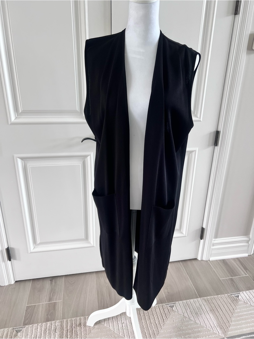 Misook Black Open-Front Sleeveless Long Cardigan Vest